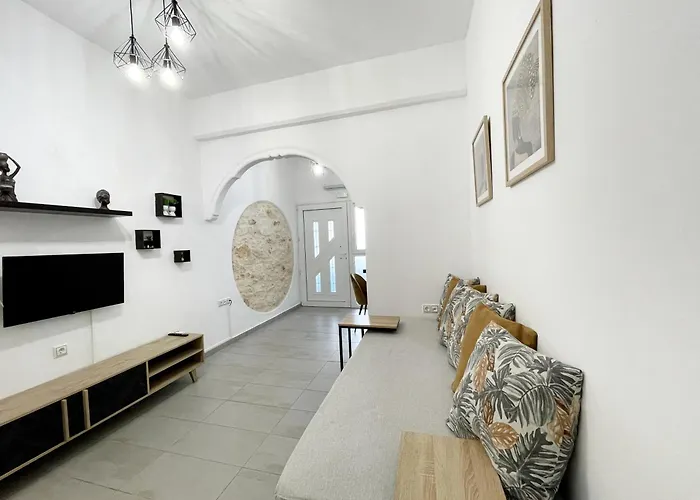 23 * Rethymno (Crete)